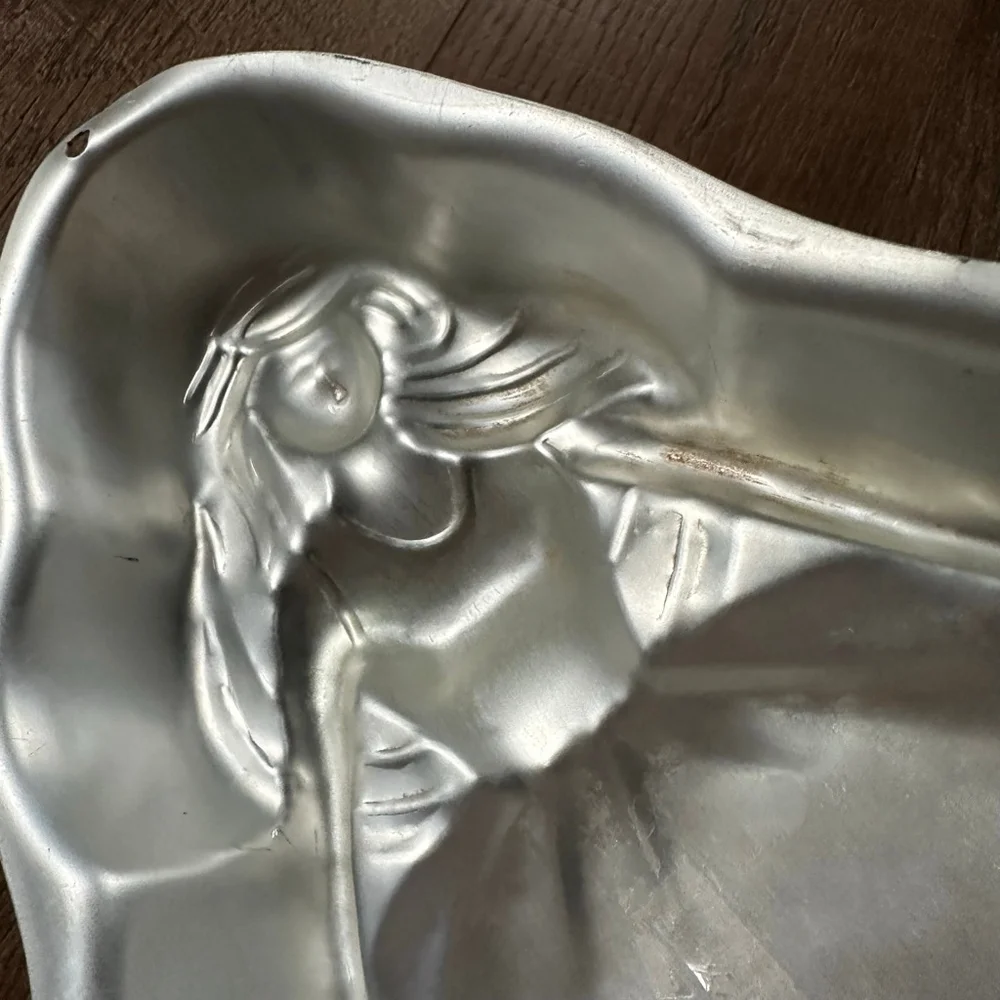 Wilton Silver Barbie 1995 special edition Doll Dress Cake Pan